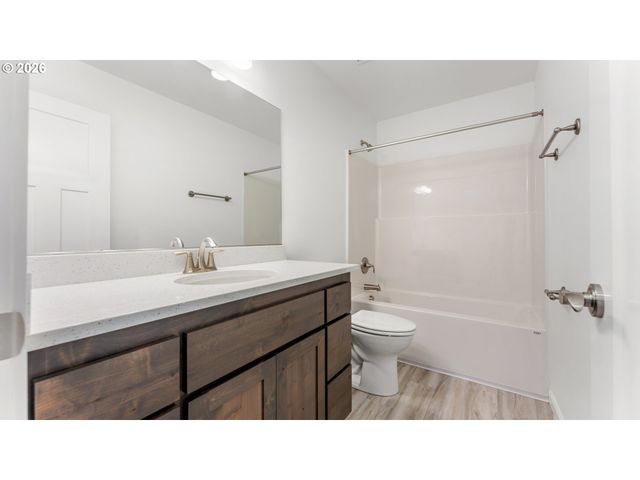 91512 Grinnell Ln, Coos Bay, OR 97420