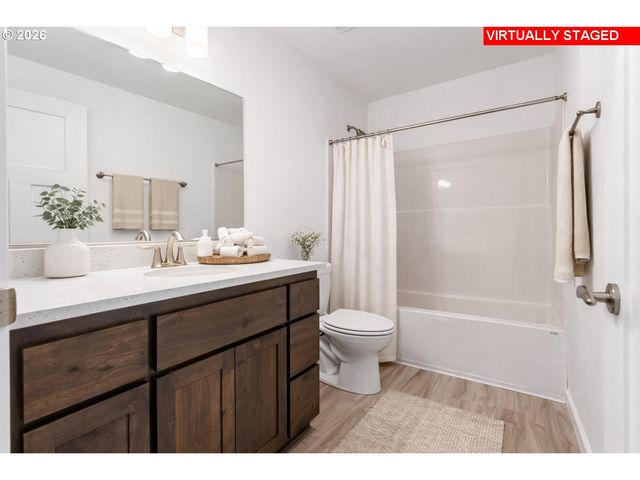 91512 Grinnell Ln, Coos Bay, OR 97420