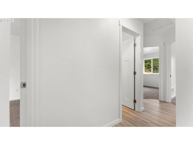 91512 Grinnell Ln, Coos Bay, OR 97420