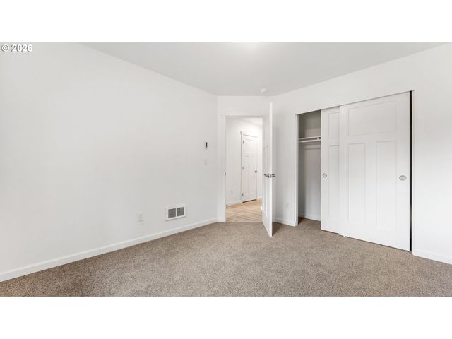 91512 Grinnell Ln, Coos Bay, OR 97420