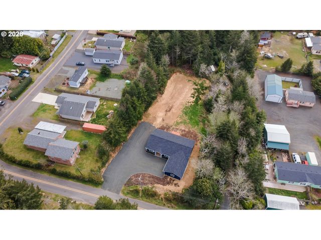 91512 Grinnell Ln, Coos Bay, OR 97420