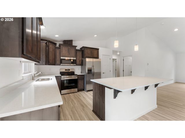 91512 Grinnell Ln, Coos Bay, OR 97420