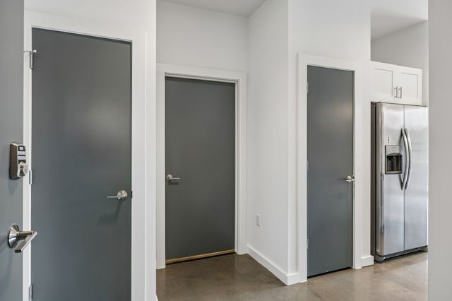 1900 12th Ave S Apt 215, Nashville, TN 37203