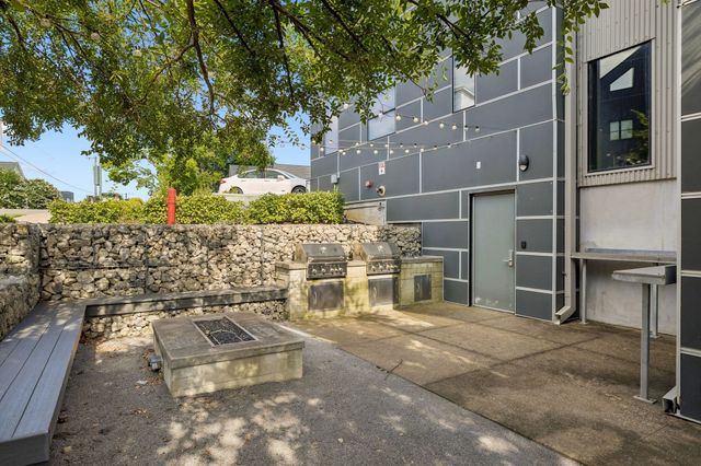 1900 12th Ave S Apt 215, Nashville, TN 37203