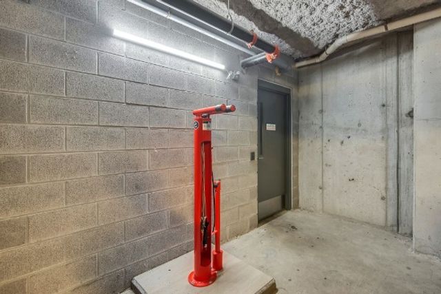 1900 12th Ave S Apt 215, Nashville, TN 37203