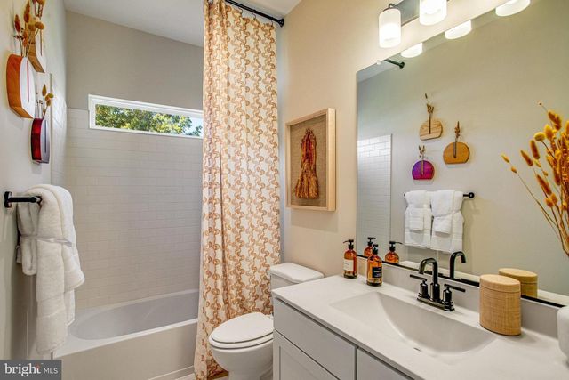 04 BROAD LAKE DR, Fredericksburg, VA 22406