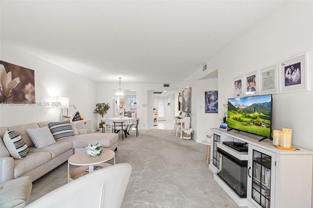 1803 Eleuthera Pt G4, Coconut Creek, FL 33066