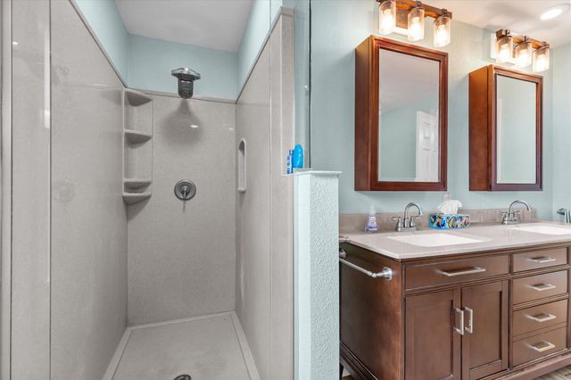 8268 Lawrence 2194, Monett, MO 65708