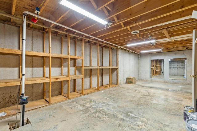 8268 Lawrence 2194, Monett, MO 65708