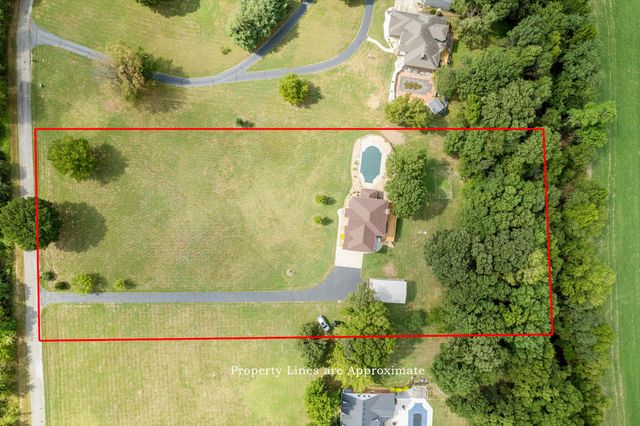 8268 Lawrence 2194, Monett, MO 65708