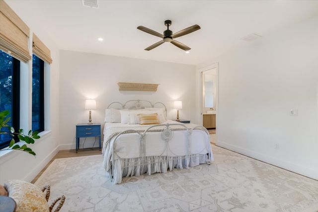 210 Hub DR, Wimberley, TX 78676