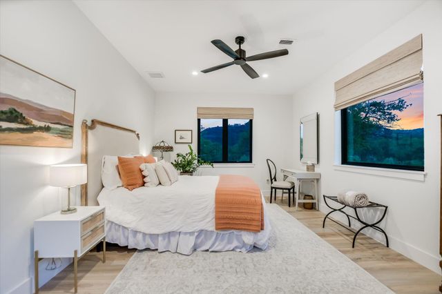 210 Hub DR, Wimberley, TX 78676