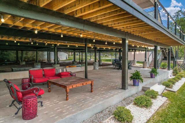 210 Hub DR, Wimberley, TX 78676