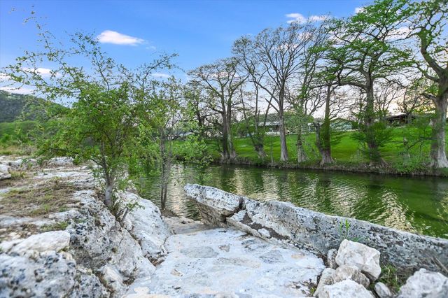 210 Hub DR, Wimberley, TX 78676