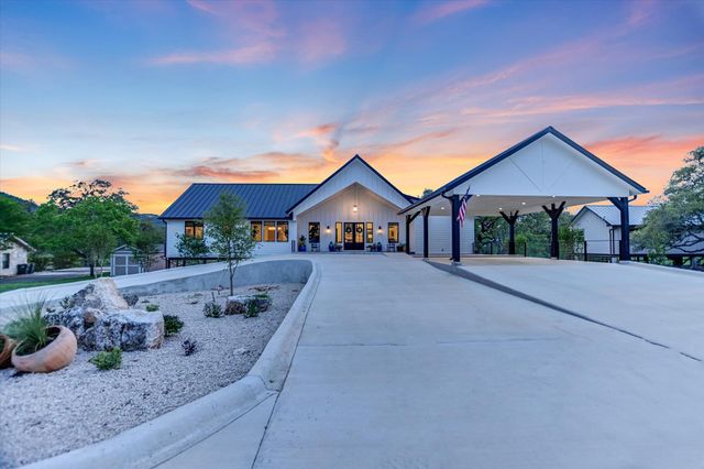210 Hub DR, Wimberley, TX 78676