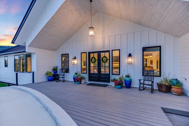 210 Hub DR, Wimberley, TX 78676