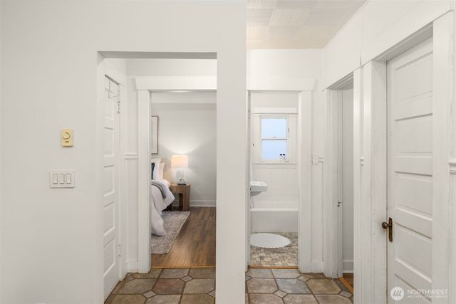 619 NW 89th Street, Seattle, WA 98117