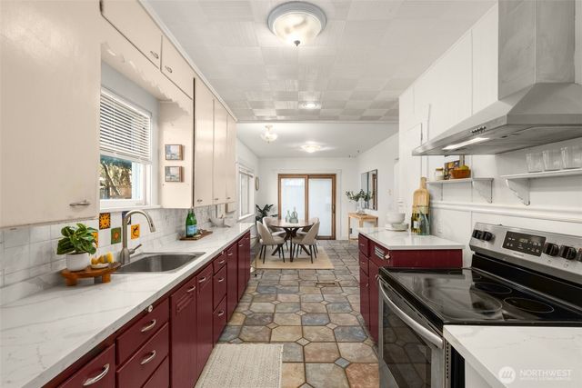 619 NW 89th Street, Seattle, WA 98117