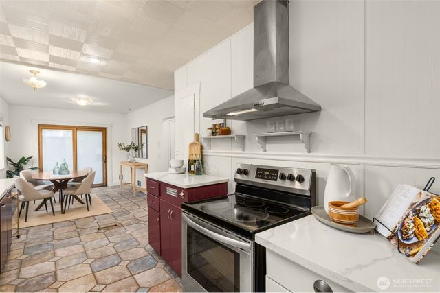 619 NW 89th Street, Seattle, WA 98117