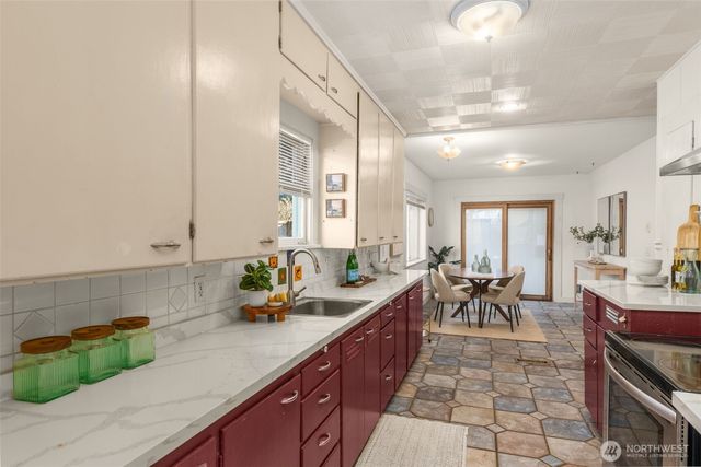 619 NW 89th Street, Seattle, WA 98117