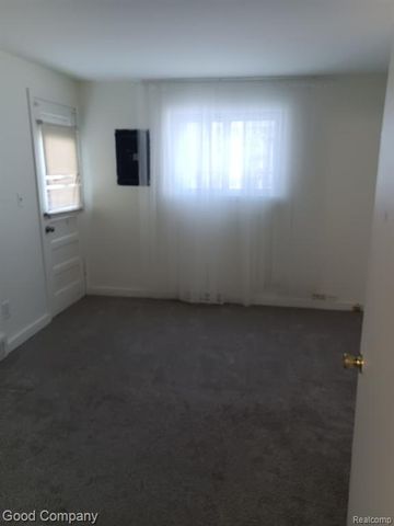 26505 Northeastern Highway, Madison Heights, MI 48071