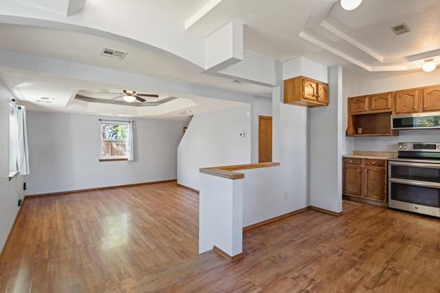 513 E Ash St, Douglass, KS 67039