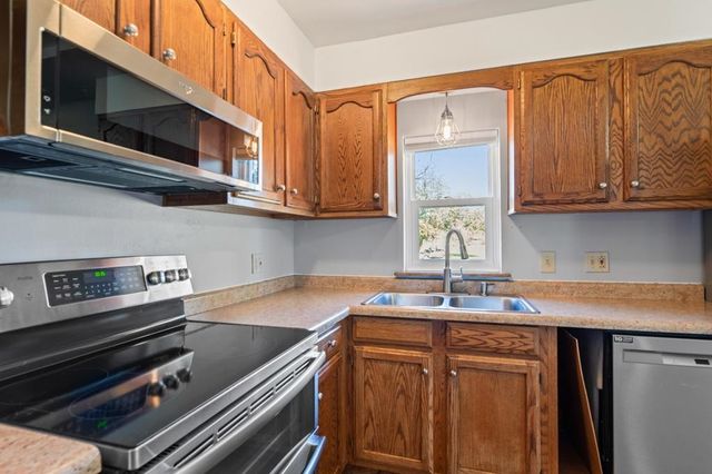 513 E Ash St, Douglass, KS 67039