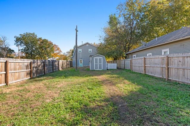 513 E Ash St, Douglass, KS 67039