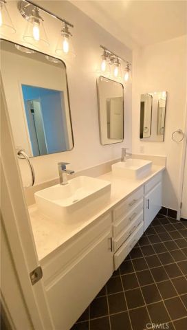 21 Seaview Dr. South, Rolling Hills Estates, CA 90274