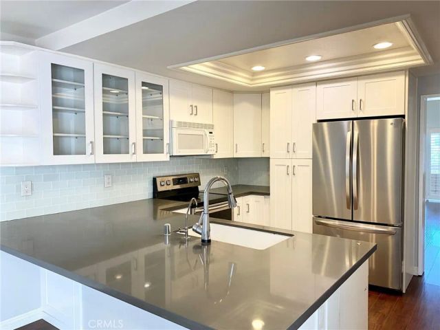 21 Seaview Dr. South, Rolling Hills Estates, CA 90274