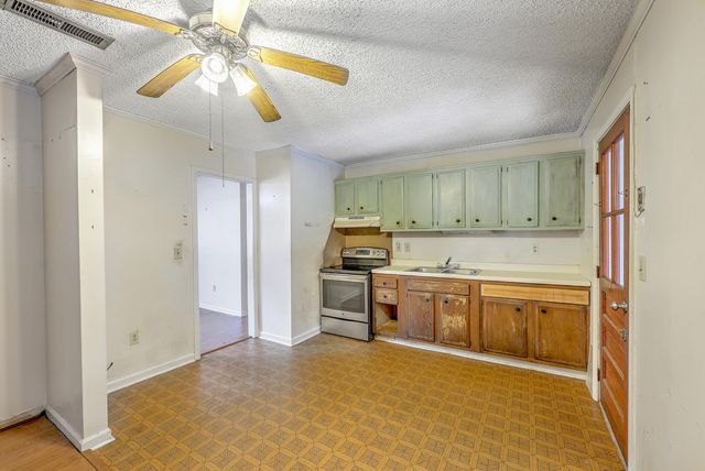 1218 Dennis Boulevard, Moncks Corner, SC 29461