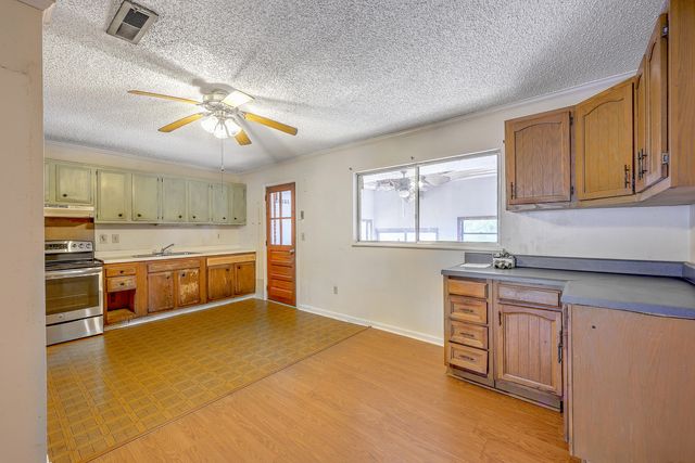 1218 Dennis Boulevard, Moncks Corner, SC 29461