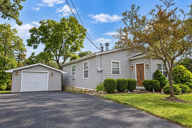 13151 NW Lake Shore Drive, Cedar Lake, IN 46303