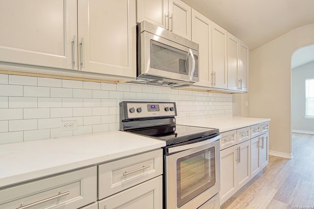 7614 Eclipse Mark, San Antonio, TX 78252