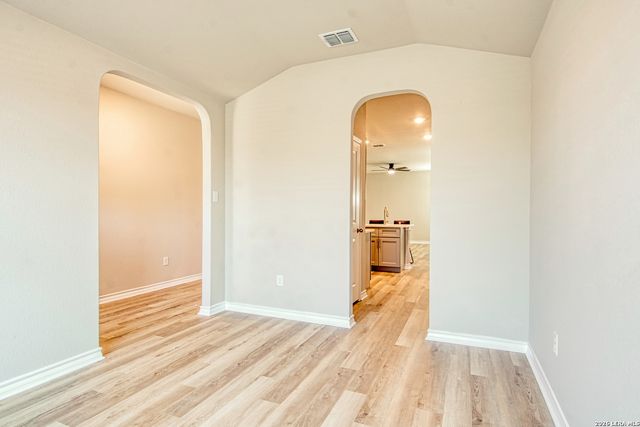 7614 Eclipse Mark, San Antonio, TX 78252