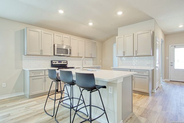 7614 Eclipse Mark, San Antonio, TX 78252