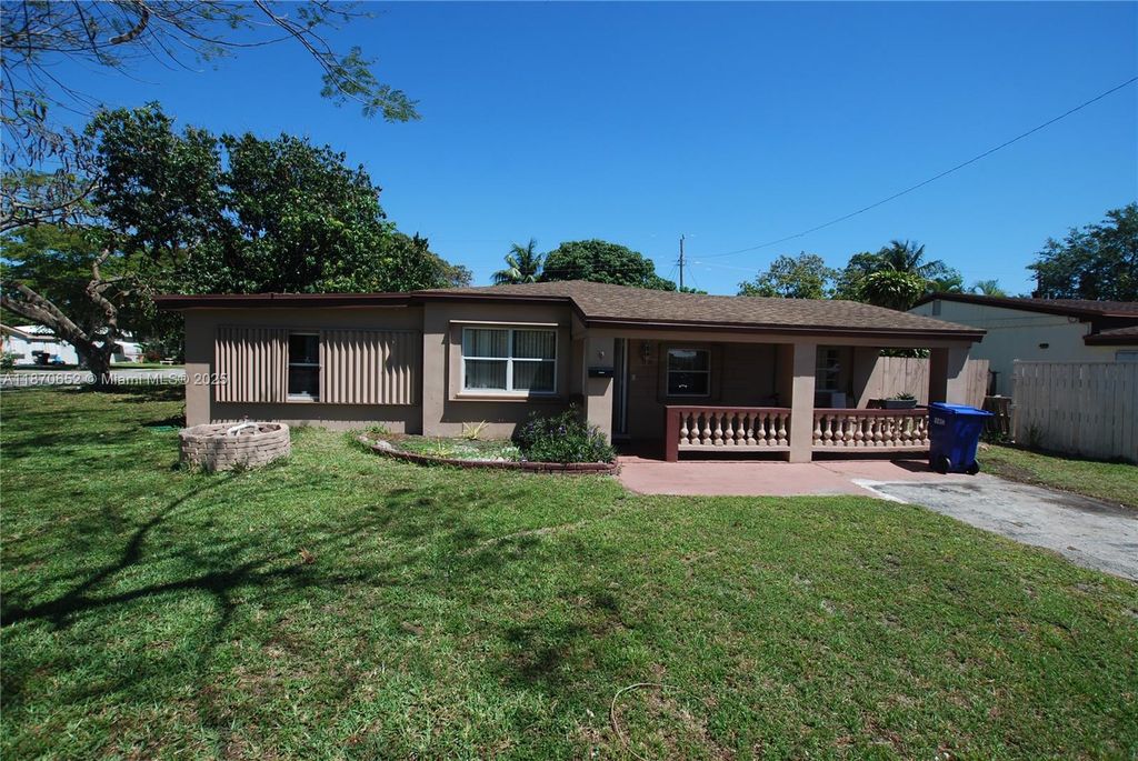 1801 NE 176th St, North Miami Beach, FL 33162