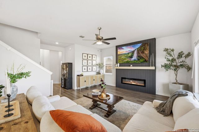 1021 Terlan Dr, New Braunfels, TX 78130