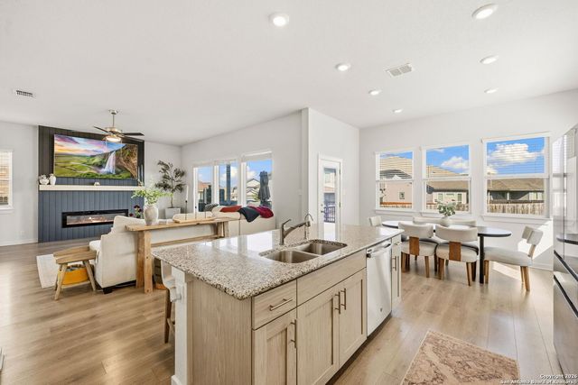 1021 Terlan Dr, New Braunfels, TX 78130