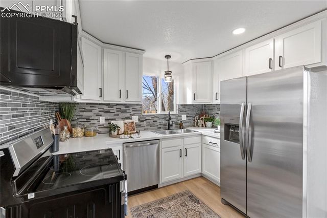 3370 Foxridge Drive, Colorado Springs, CO 80916