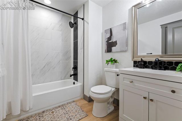 3370 Foxridge Drive, Colorado Springs, CO 80916