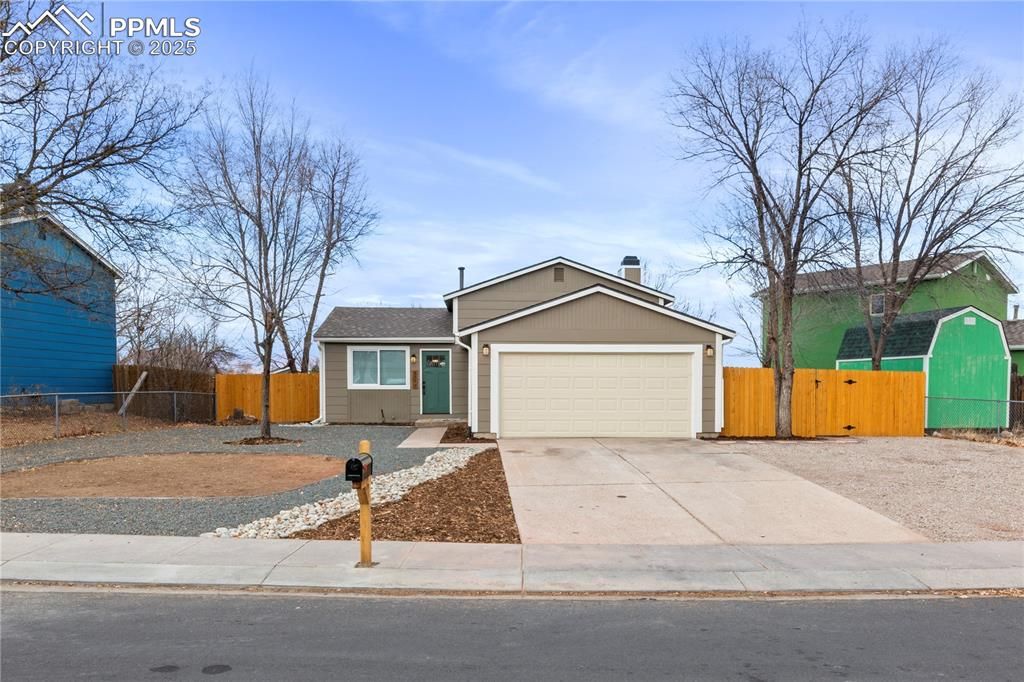 3370 Foxridge Drive, Colorado Springs, CO 80916