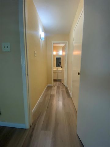 9700 Leawood Boulevard 212, Houston, TX 77099