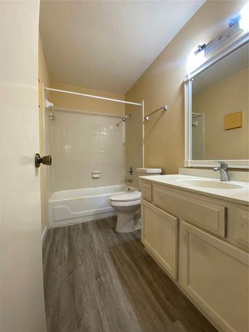 9700 Leawood Boulevard 212, Houston, TX 77099