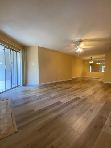 9700 Leawood Boulevard 212, Houston, TX 77099