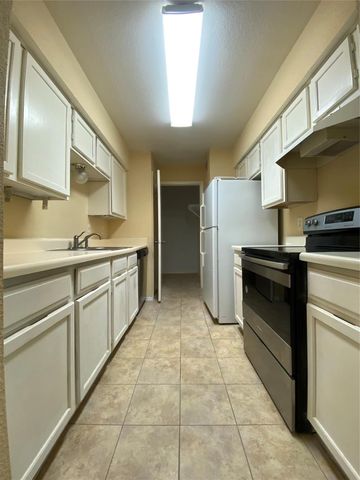 9700 Leawood Boulevard 212, Houston, TX 77099