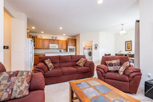 3147 Summers Road, Keego Harbor, MI 48320
