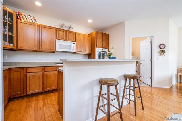 3147 Summers Road, Keego Harbor, MI 48320
