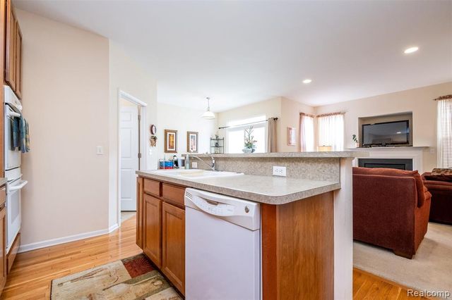 3147 Summers Road, Keego Harbor, MI 48320