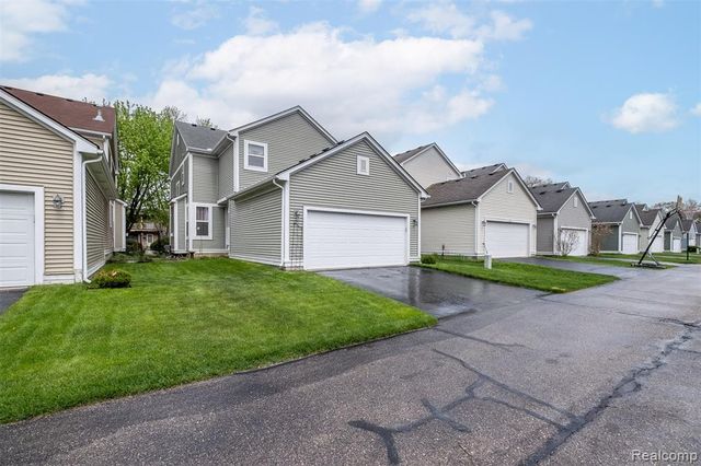 3147 Summers Road, Keego Harbor, MI 48320